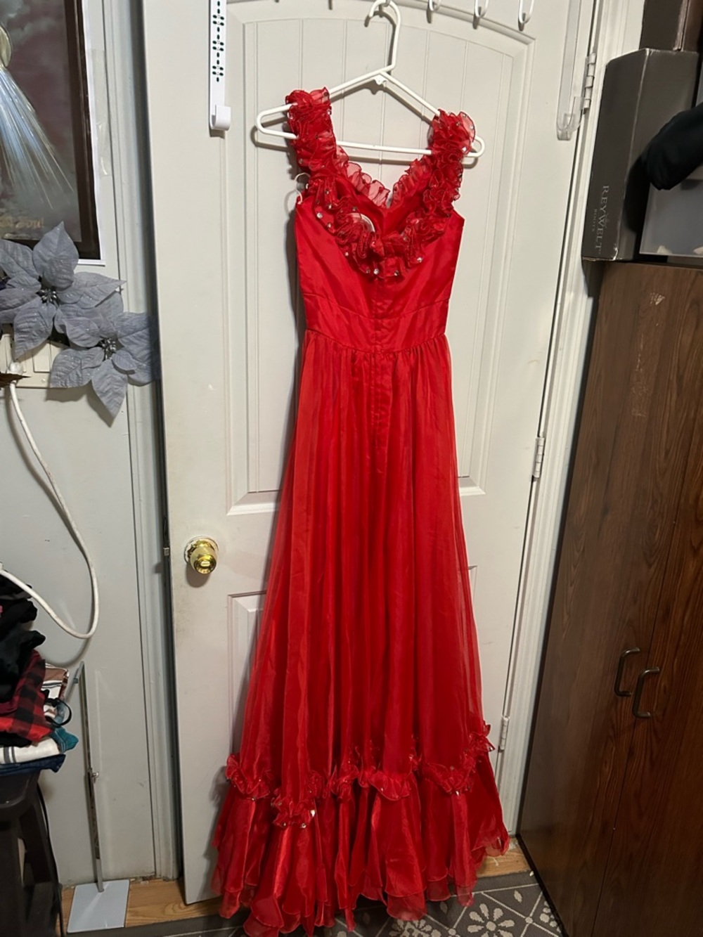 Red Floral-Trim V-Neck Evening Gown - Picture 3 of 10